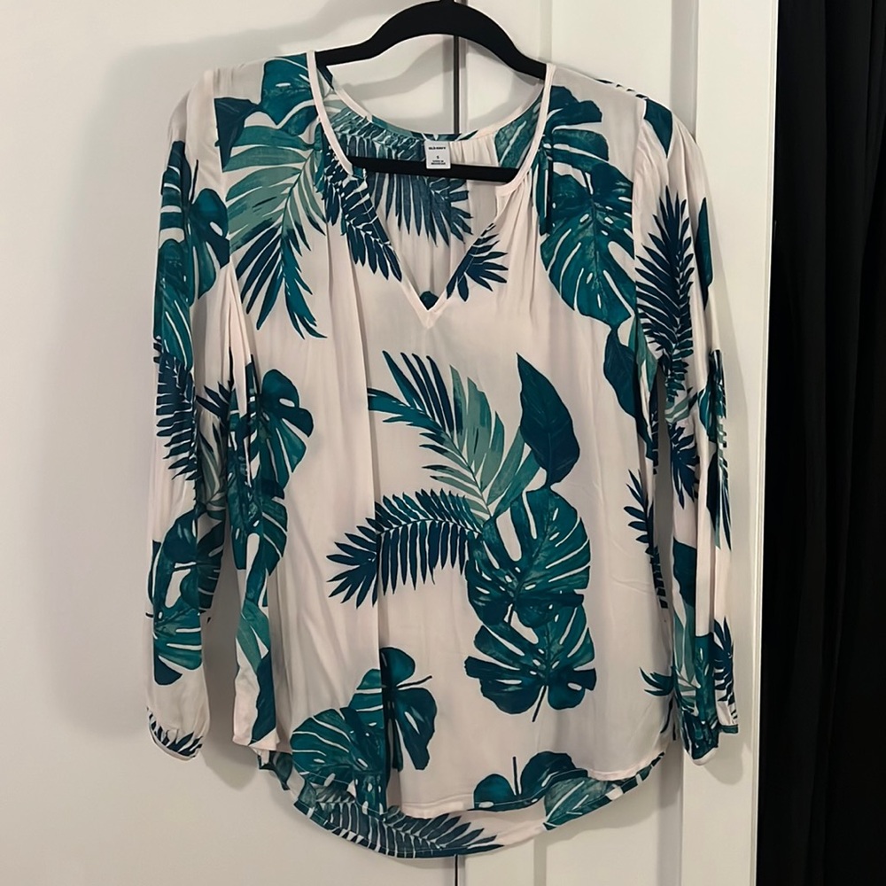 Old Navy Tropical Leaf Print Long Sleeved Boho Shirt — Size: S